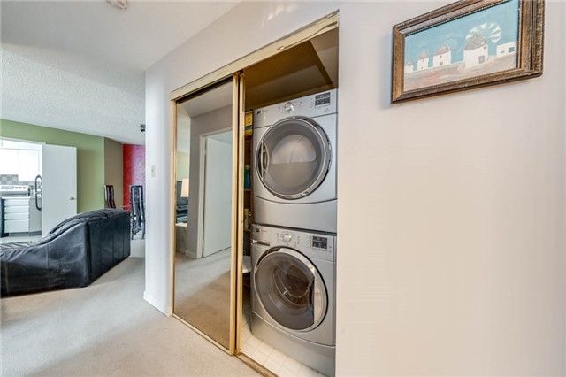 Preview image for 25 Maitland St #709, Toronto