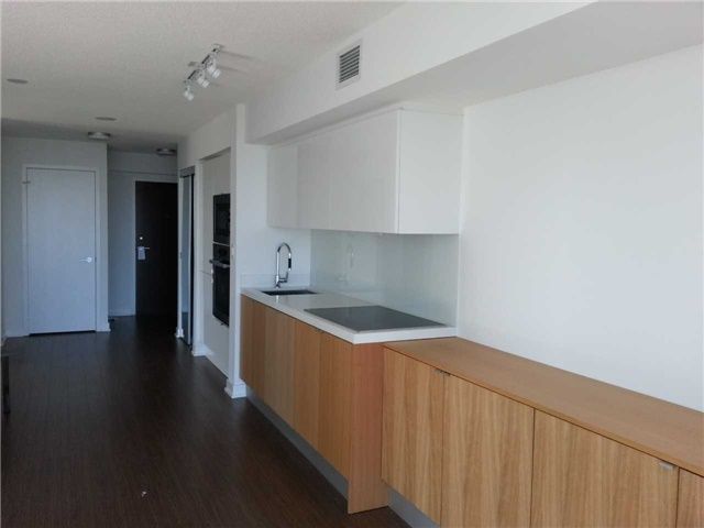Preview image for 21 Iceboat Terr #2209, Toronto