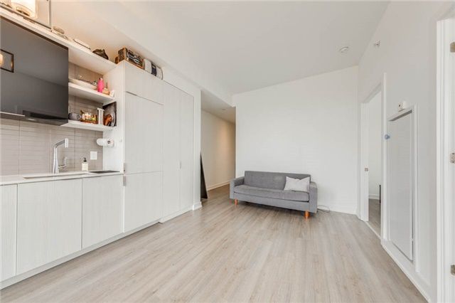 Preview image for 6 Parkwood Ave #612, Toronto