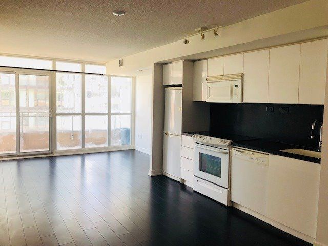 Preview image for 10 Capreol Crt #850, Toronto