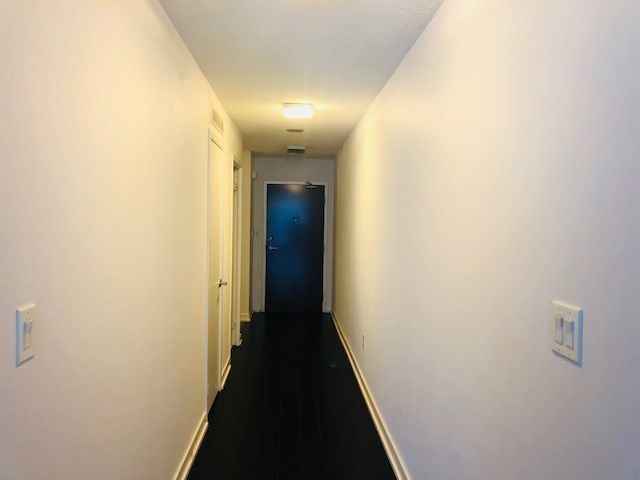 Preview image for 10 Capreol Crt #850, Toronto