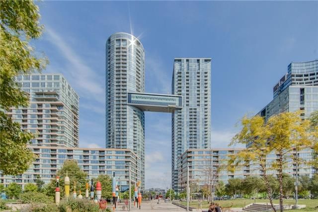 Preview image for 21 Iceboat Terr #723, Toronto