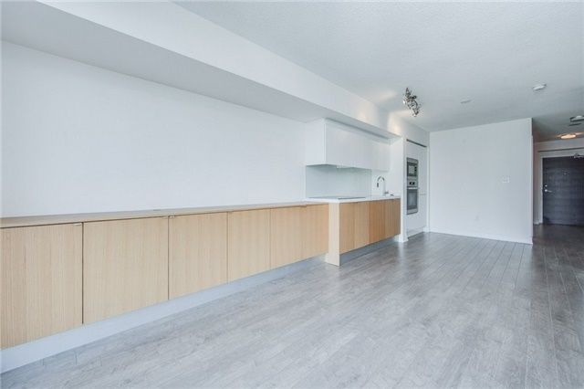 Preview image for 21 Iceboat Terr #723, Toronto