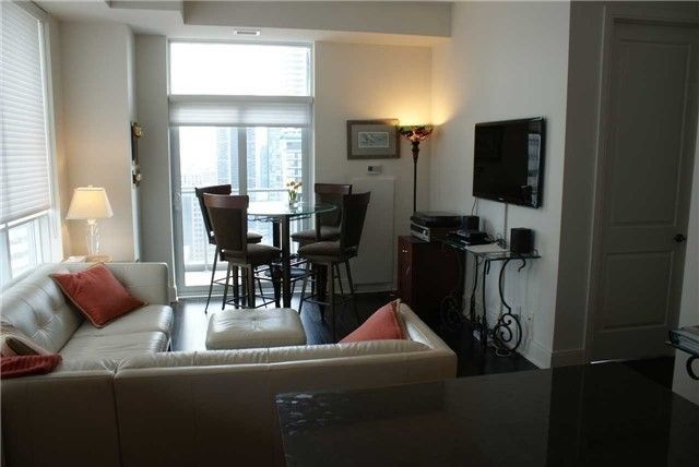 Preview image for 21 Balmuto St #3101, Toronto