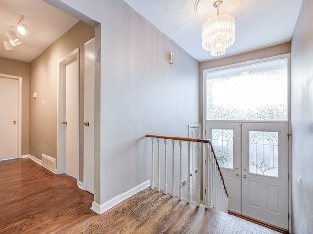 Preview image for 15 Cobden St, Toronto