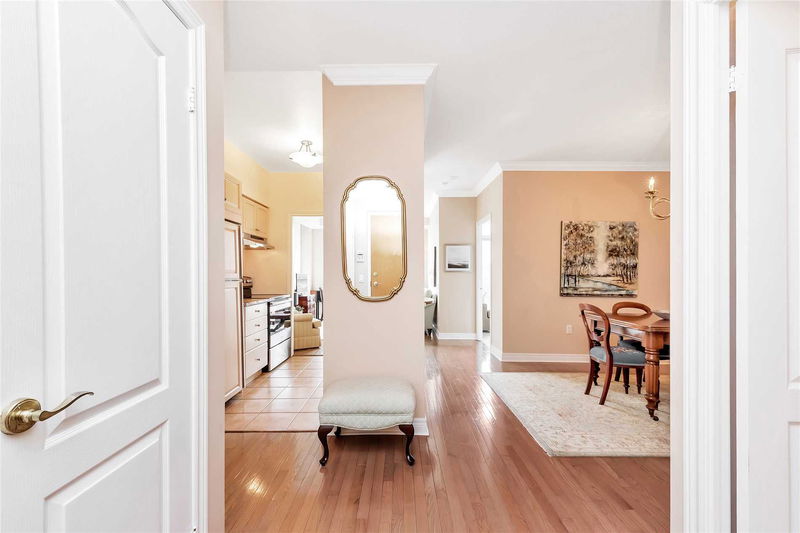 Preview image for 2 Edith Dr #406, Toronto