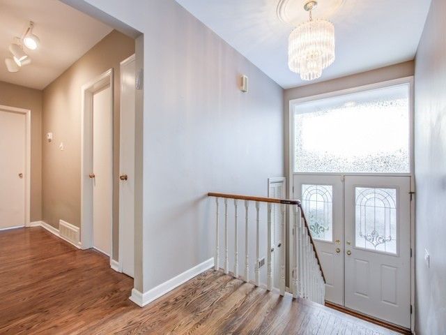 Preview image for 15 Cobden St, Toronto