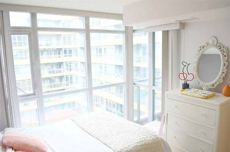 Preview image for 10 Capreol Crt #720, Toronto