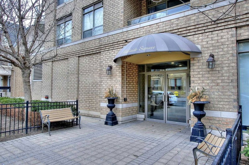 Preview image for 140 Bathurst St #Ph02, Toronto