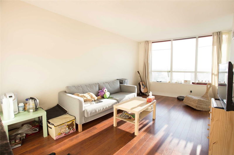 Preview image for 25 Greenview Ave #916, Toronto