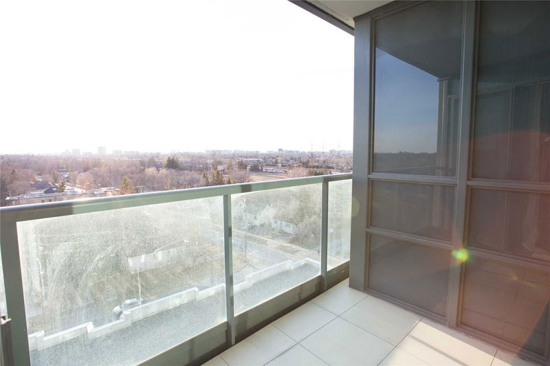 Preview image for 25 Greenview Ave #916, Toronto