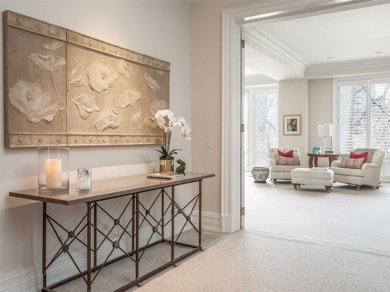 Preview image for 8 Russell Hill Dr, Toronto