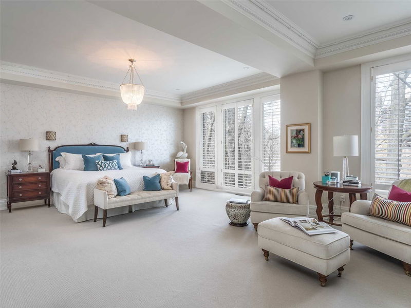 Preview image for 8 Russell Hill Dr, Toronto