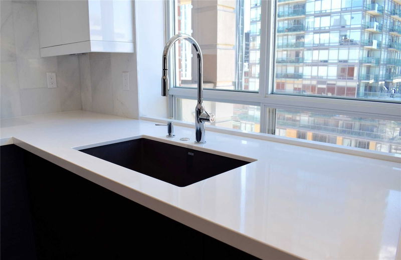 Preview image for 20 Collier St #1008, Toronto