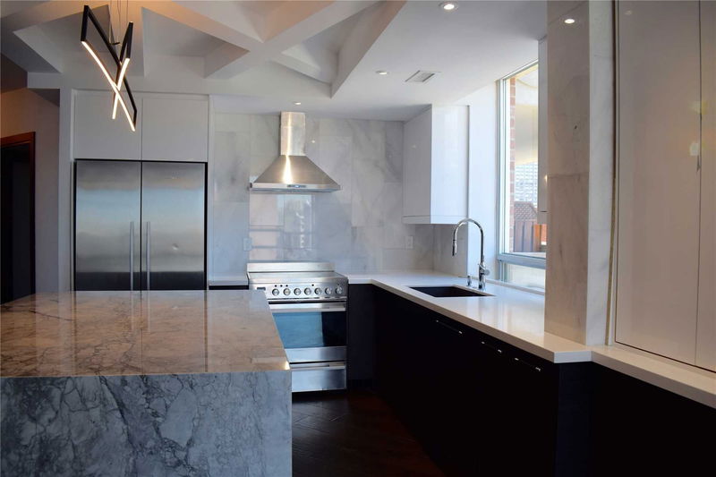 Preview image for 20 Collier St #1008, Toronto