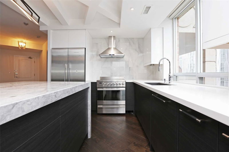 Preview image for 20 Collier St #1008, Toronto