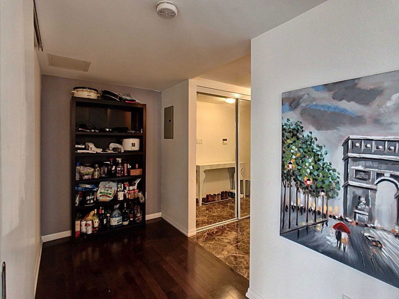 Preview image for 38 Grenville St #1303, Toronto