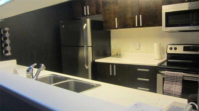 Preview image for 77 Harbour Sq #809, Toronto