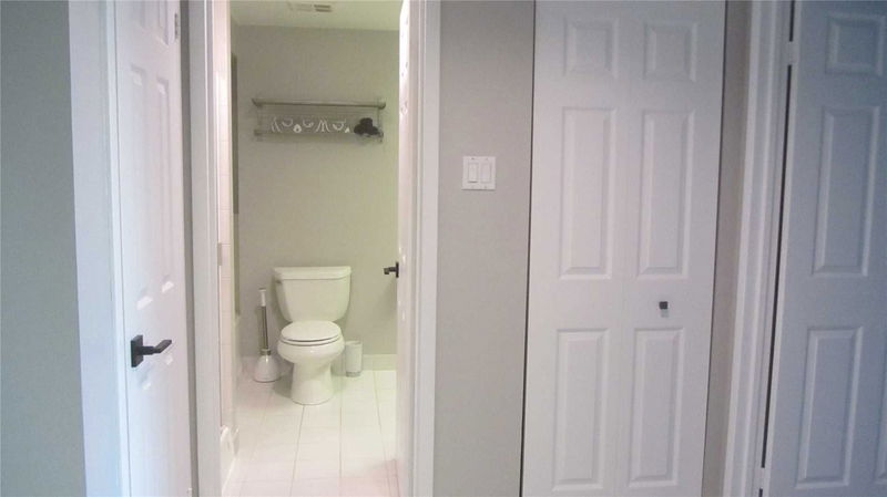 Preview image for 77 Harbour Sq #809, Toronto