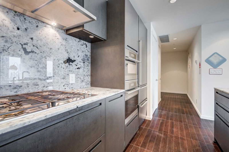 Preview image for 180 University Ave #2104, Toronto