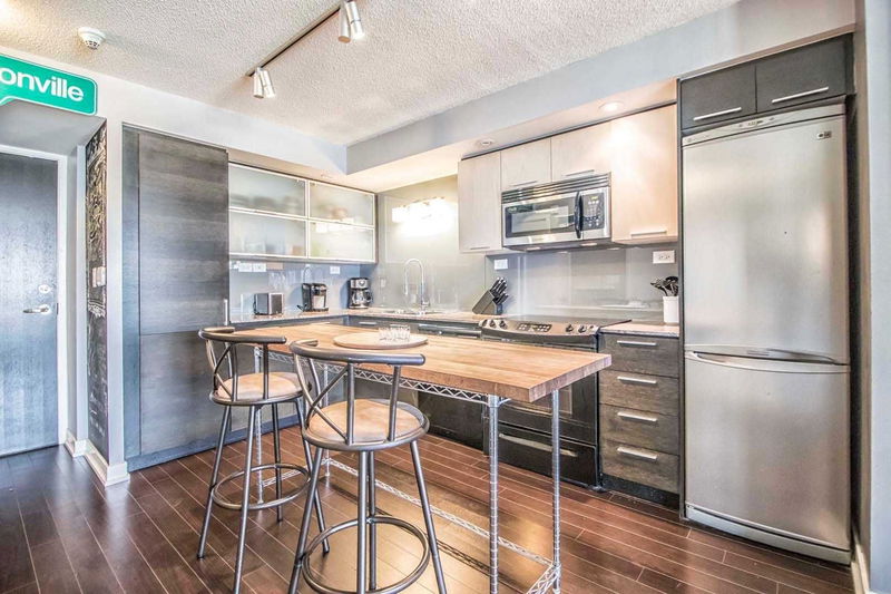 Preview image for 25 Capreol Crt #605, Toronto