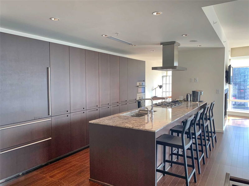 Preview image for 180 University Ave #3609, Toronto
