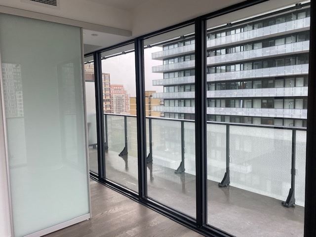 Preview image for 161 Roehampton Ave #1010, Toronto