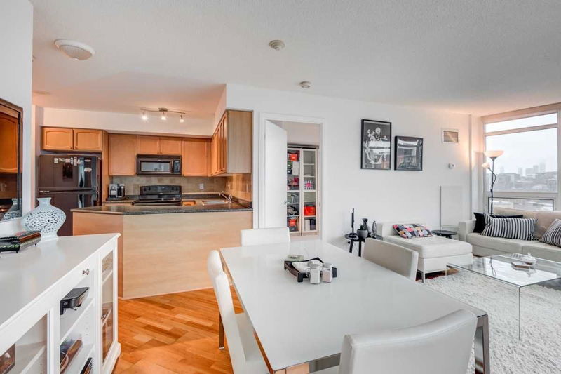 Preview image for 231 Fort York Blvd #1411, Toronto