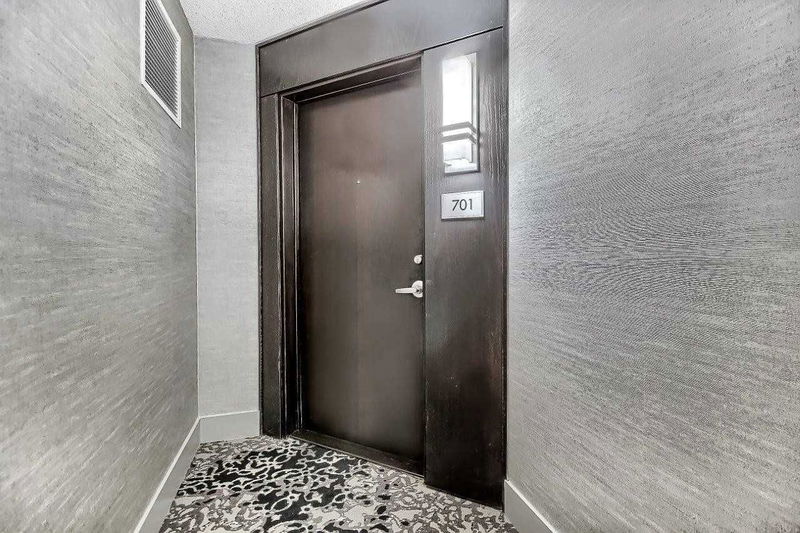 Preview image for 8 York St #701, Toronto