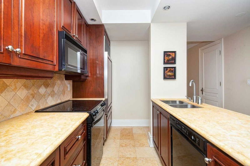 Preview image for 10 Bellair St #609, Toronto