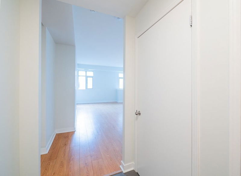 Preview image for 500 Richmond St W #324, Toronto