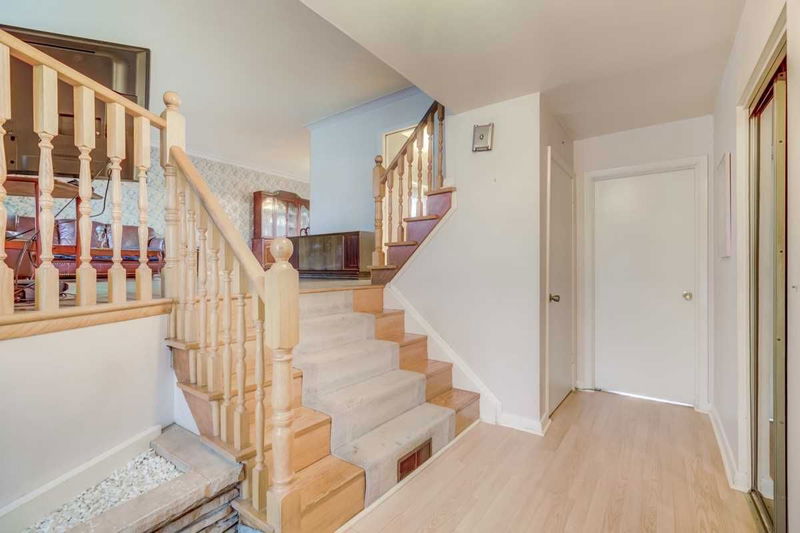 Preview image for 29 Cobham Cres, Toronto