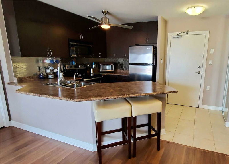 Preview image for 872 Sheppard Ave W #703, Toronto