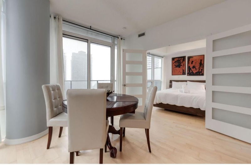 Preview image for 65 Bremner Blvd #2908, Toronto