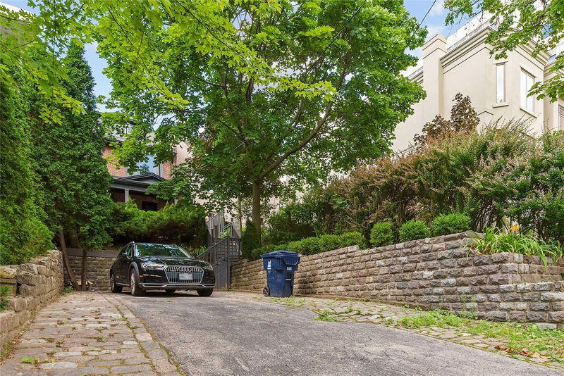 Preview image for 18 Woodlawn Ave W, Toronto