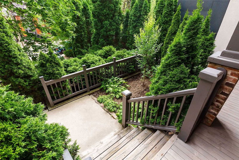 Preview image for 18 Woodlawn Ave W, Toronto
