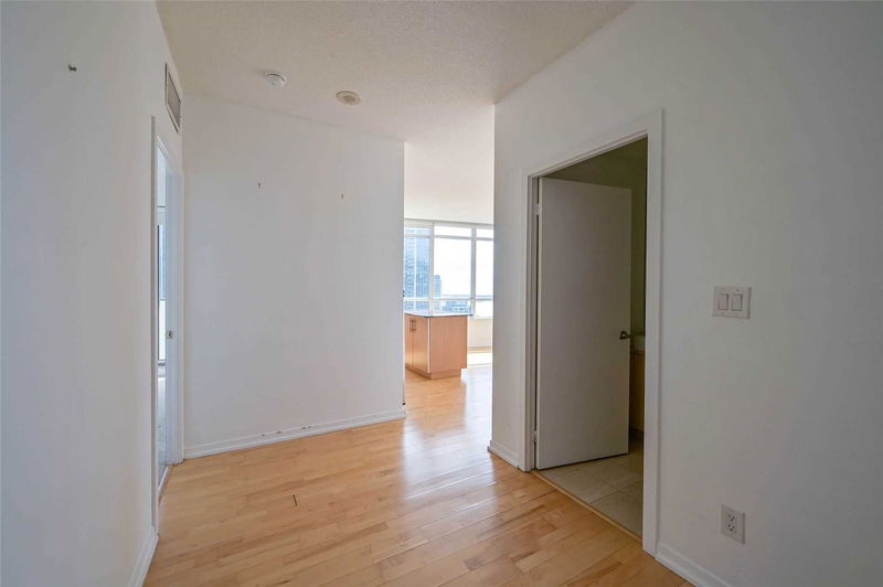Preview image for 65 Bremner Blvd #2810, Toronto