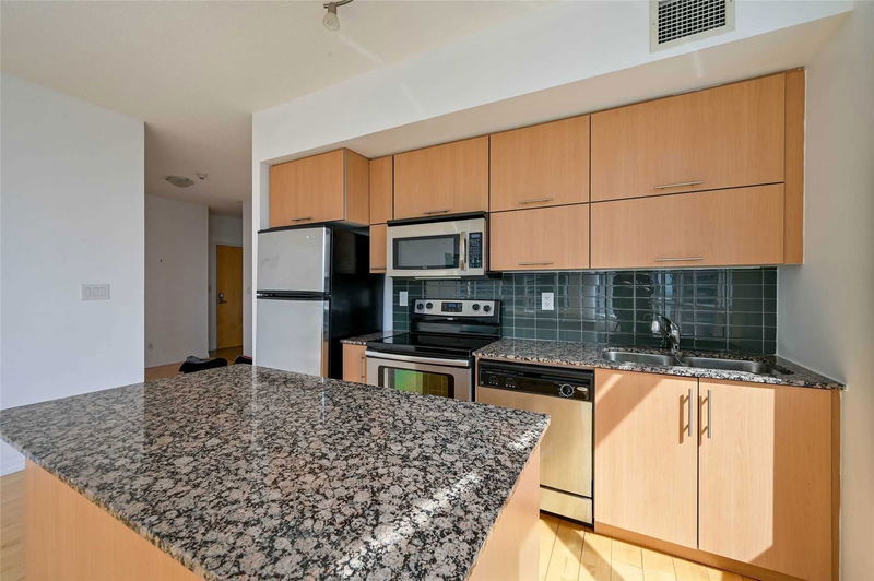 Preview image for 65 Bremner Blvd #2810, Toronto