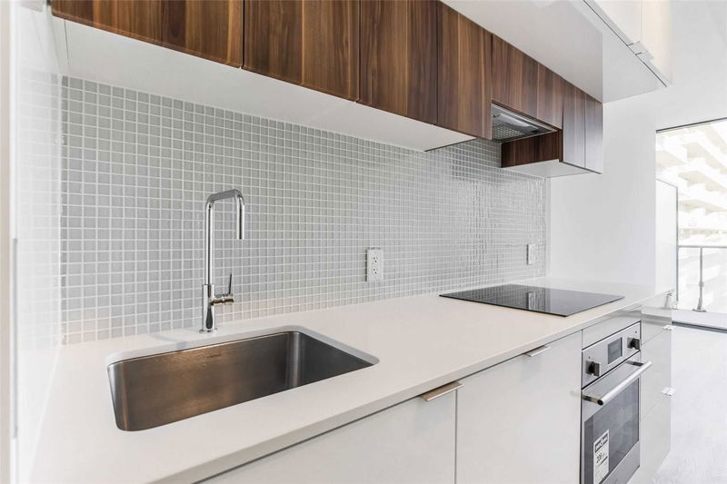 Preview image for 185 Roehampton Ave #612, Toronto