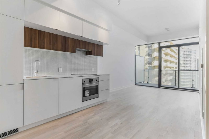 Preview image for 185 Roehampton Ave #612, Toronto