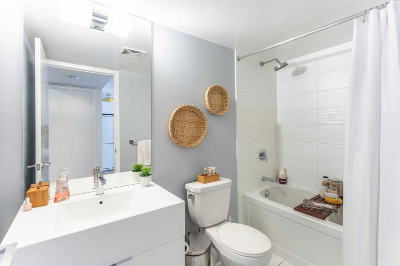 Preview image for 10 Capreol Crt #855, Toronto