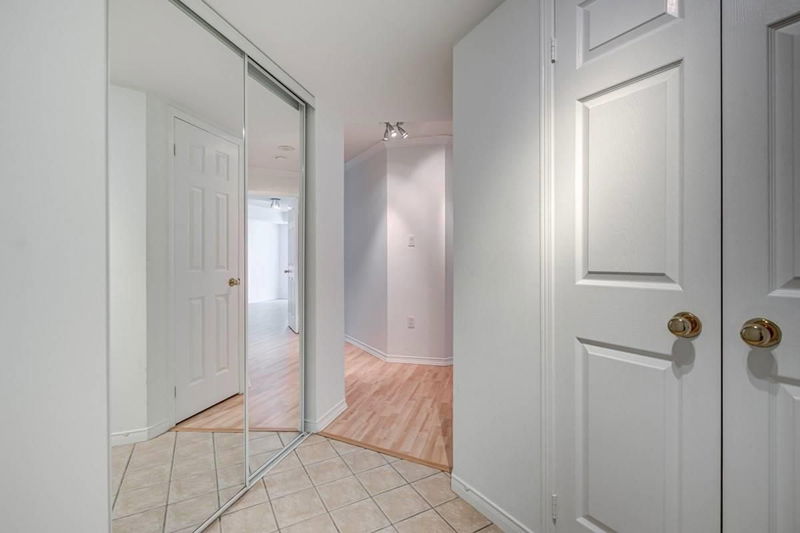 Preview image for 887 Bay St #305, Toronto