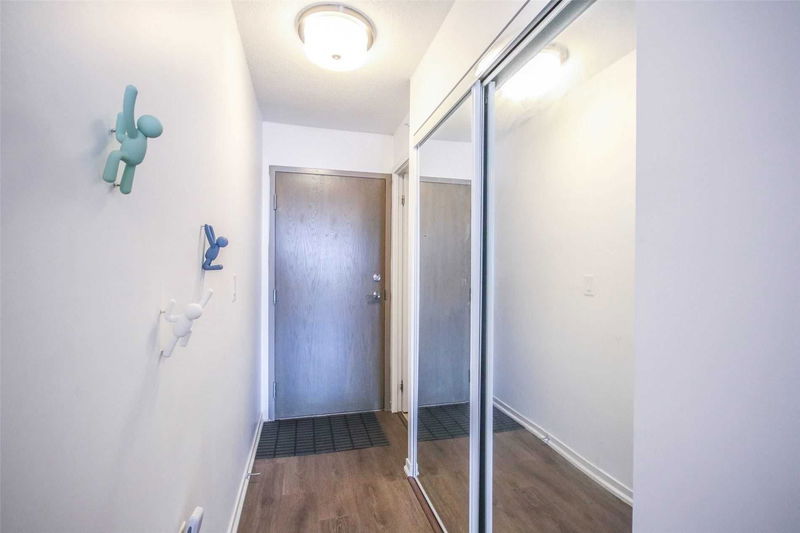 Preview image for 36 Lisgar St #705E, Toronto