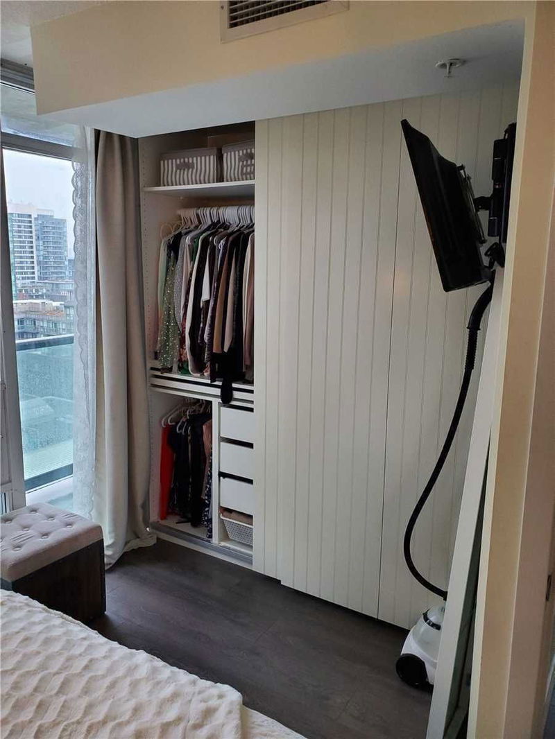 Preview image for 36 Lisgar St #1720W, Toronto