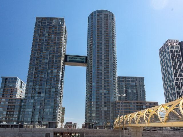Preview image for 21 Iceboat Terr #332, Toronto