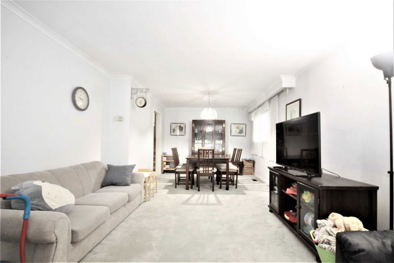 Preview image for 140 Holmes Ave, Toronto