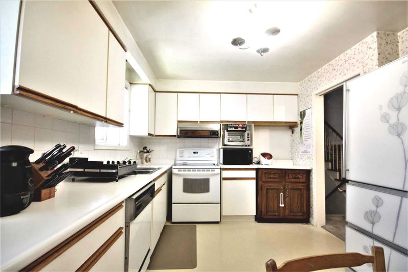 Preview image for 140 Holmes Ave, Toronto