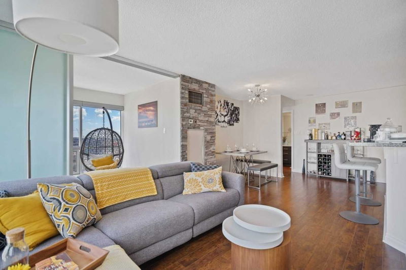Preview image for 10 Yonge St #1807, Toronto