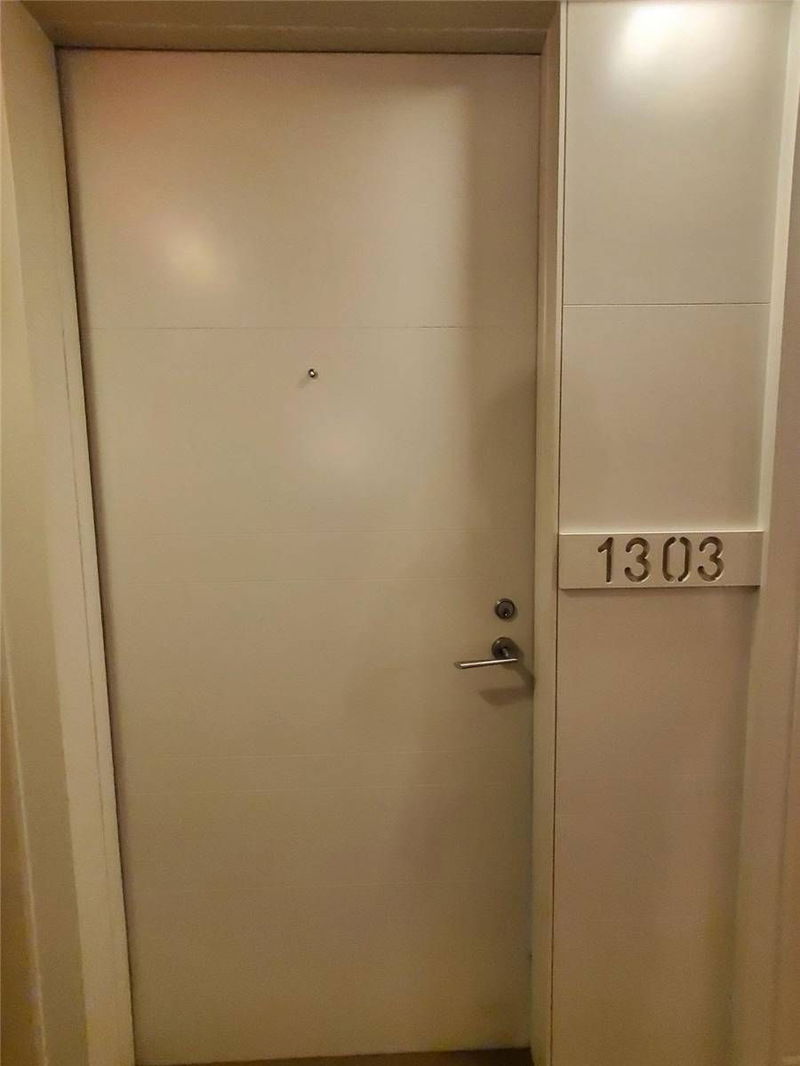 Preview image for 38 Grenville St #1303, Toronto