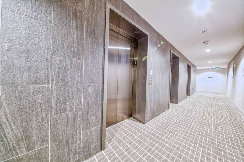 Preview image for 27 Bathurst St #914, Toronto